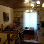 La Casa Di Pietra Feriehus Karpenísion