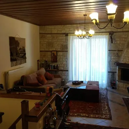 La Casa Di Pietra Holiday home Karpenisi