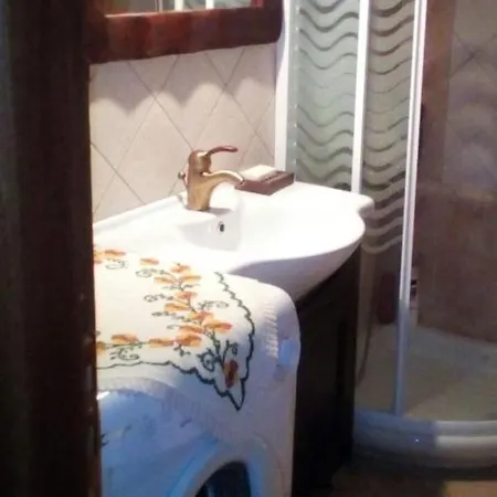 La Casa Di Pietra Nyaraló Karpeníszi