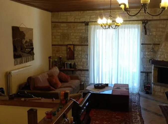 La Casa Di Pietra Holiday home Karpenisi